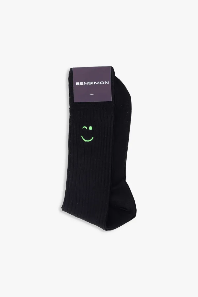 Medias negras de caña media bordadas con diseño sonriente de Bensimon en Ropa Interior y Medias para argentina