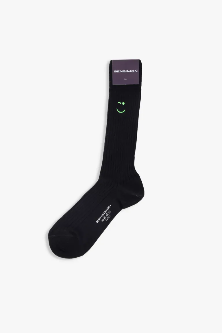 Medias negras de caña media bordadas con diseño sonriente de Bensimon en Ropa Interior y Medias para argentina