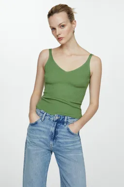 Top punto escote pico de Mango en Tops para argentina