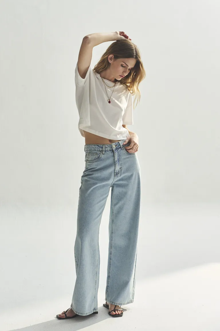 Pantalones de corte ancho Frank: Moda y comodidad en un solo diseño de Akiabara en Pantalones para argentina