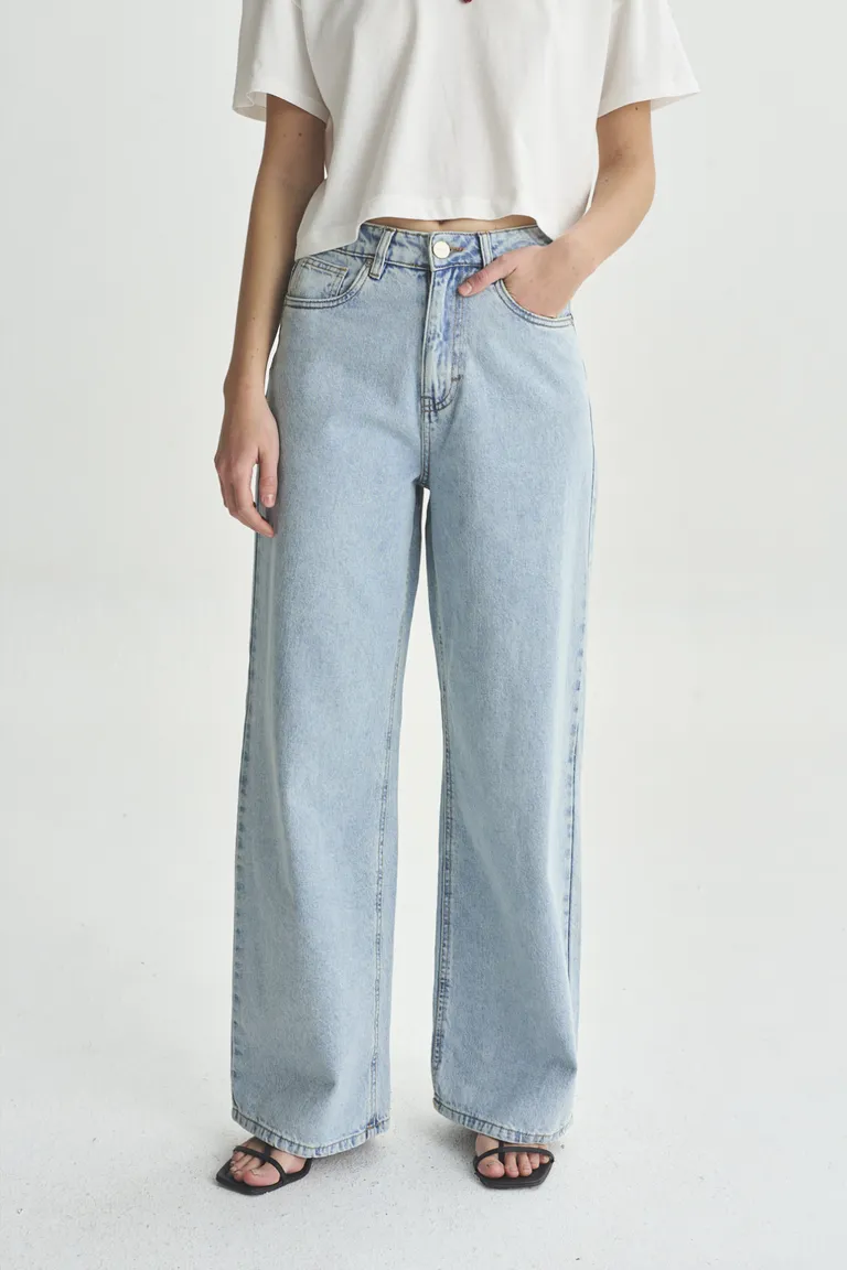 Pantalones de corte ancho Frank: Moda y comodidad en un solo diseño de Akiabara en Pantalones para argentina