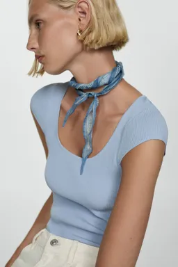 Top punto fino canalé de Mango en Tops para argentina