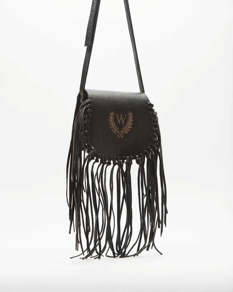 Cartera bandolera con flecos largos y detalle frontal bordado con correa ajustable de Wanama en Bolsos y Carteras para argentina