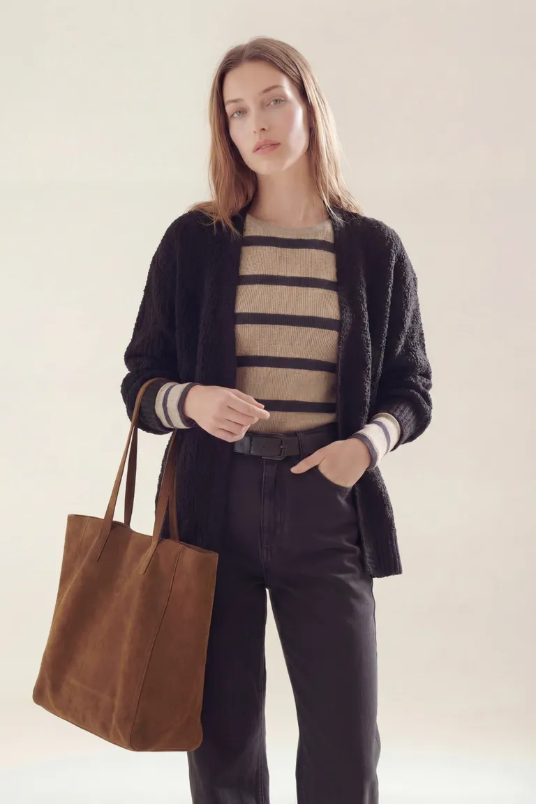 Remera de mangas largas con diseño a rayas horizontales y escote redondo de Akiabara en Remeras para argentina