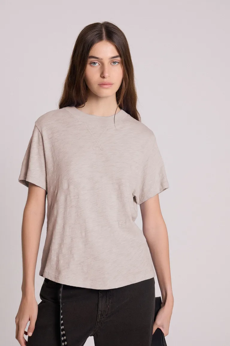 Remera de manga corta y escote redondo en tono beige de Maria Cher en Remeras para argentina