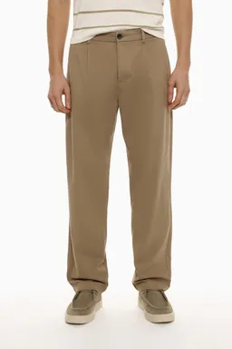 Pantalón chino relaxed de Lefties en Pantalones para argentina