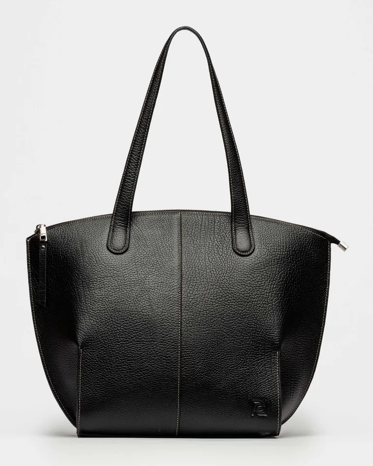 Bolso de mujer de líneas curvas y cuero graneado en color negro de Prüne en Bolsos y Carteras para argentina