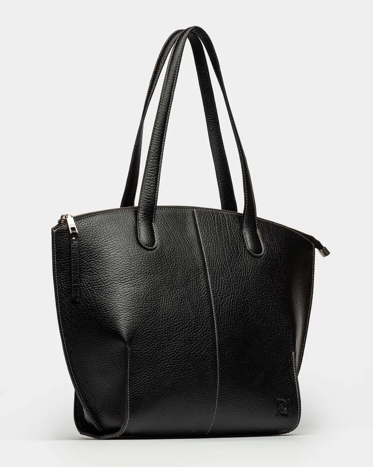 Bolso de mujer de líneas curvas y cuero graneado en color negro de Prüne en Bolsos y Carteras para argentina