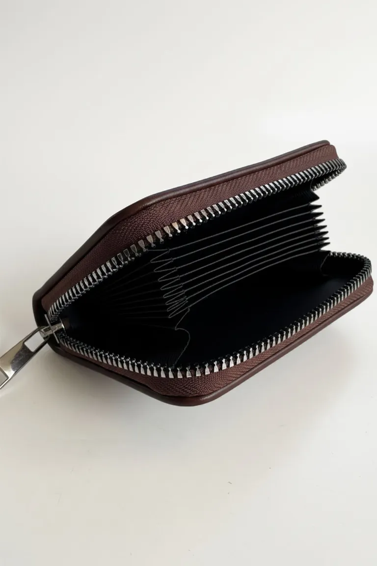 Monedero Multifuncional de Cuero Sintético con Detalles de Tachuelas de Portsaid en Billeteras y Monederos para argentina