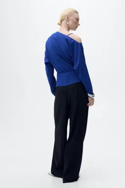 Blusa asimétrica fruncida de Mango en Blusas para argentina