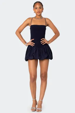 Mini vestido falda globo canalé de Edikted en Vestidos para argentina