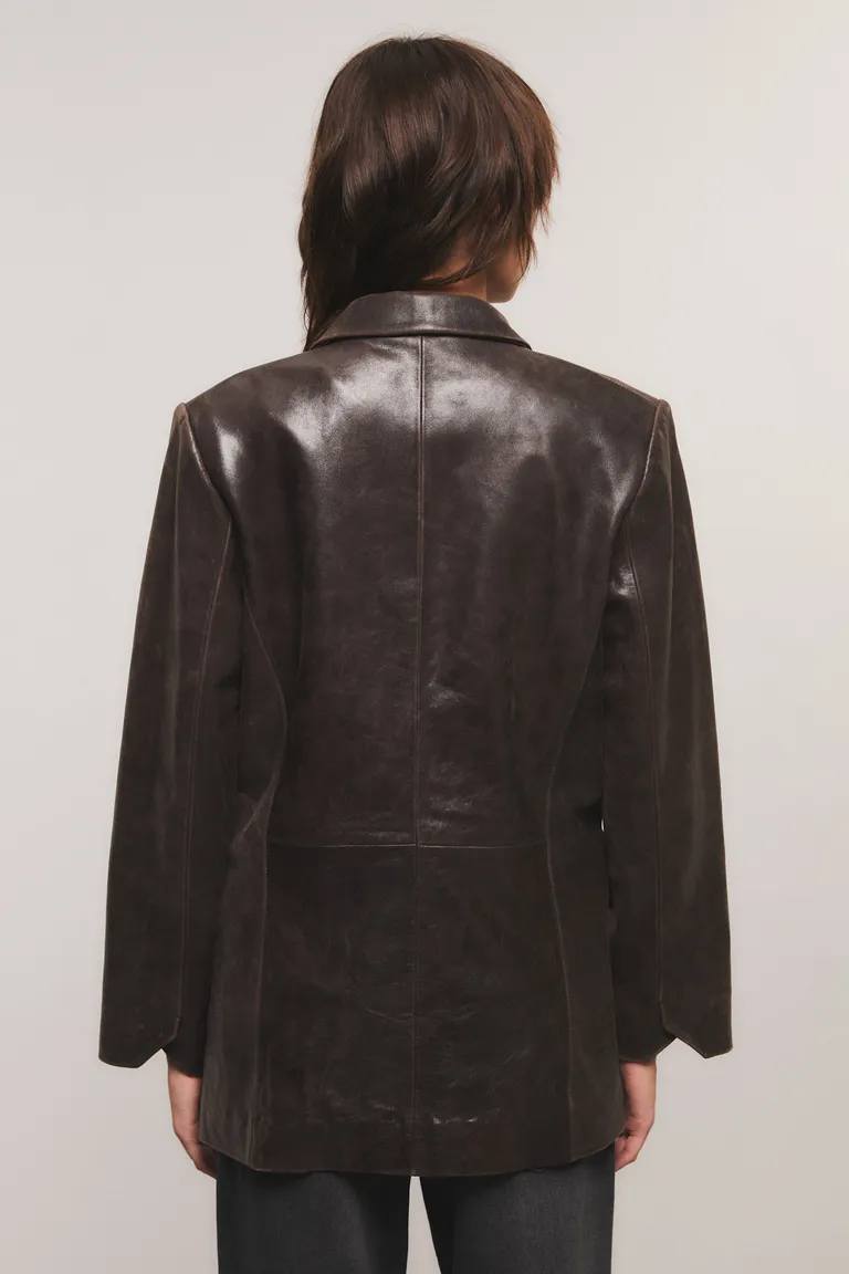 Blazer sastrero de corte cruzado con diseño entallado y solapas clásicas de Kosiuko en Blazers para argentina