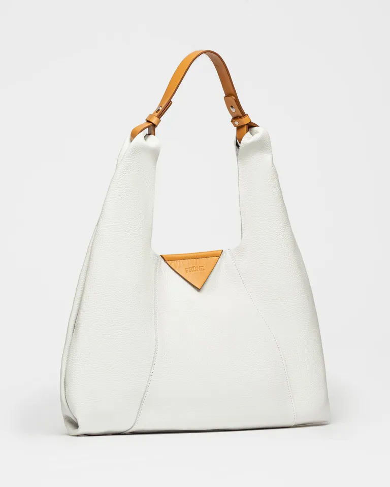 Cartera de hombro blanca, de diseño sencillo y práctico para el uso diario de Prüne en Bolsos y Carteras para argentina