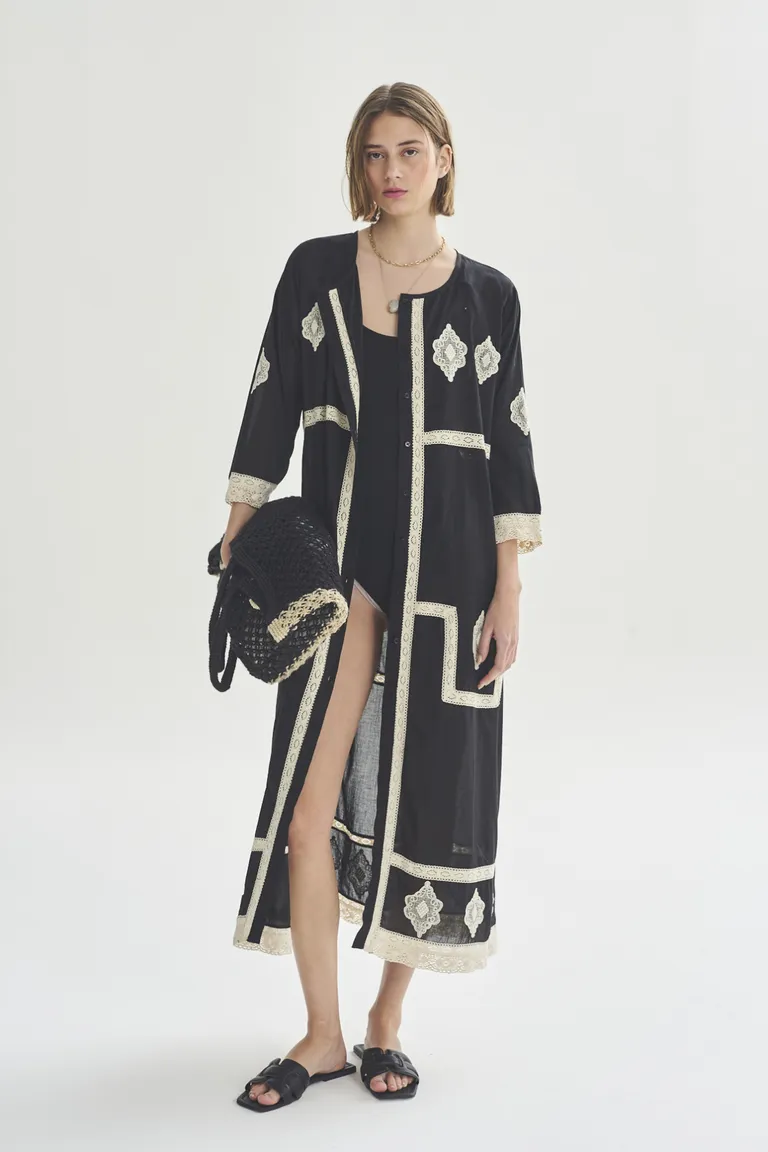 Vestido largo de diseño geométrico en blanco y negro para mujer de Akiabara en Vestidos para argentina