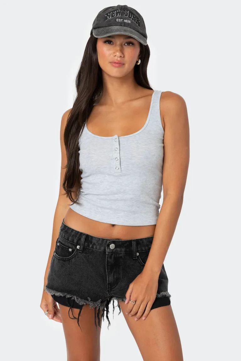 Musculosa henley tiana de Edikted en Tops para argentina