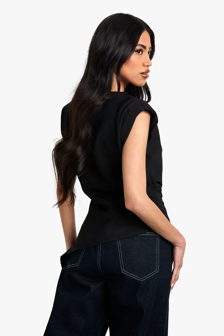 Blusa asimétrica con hombreras de Boohoo en Blusas para argentina