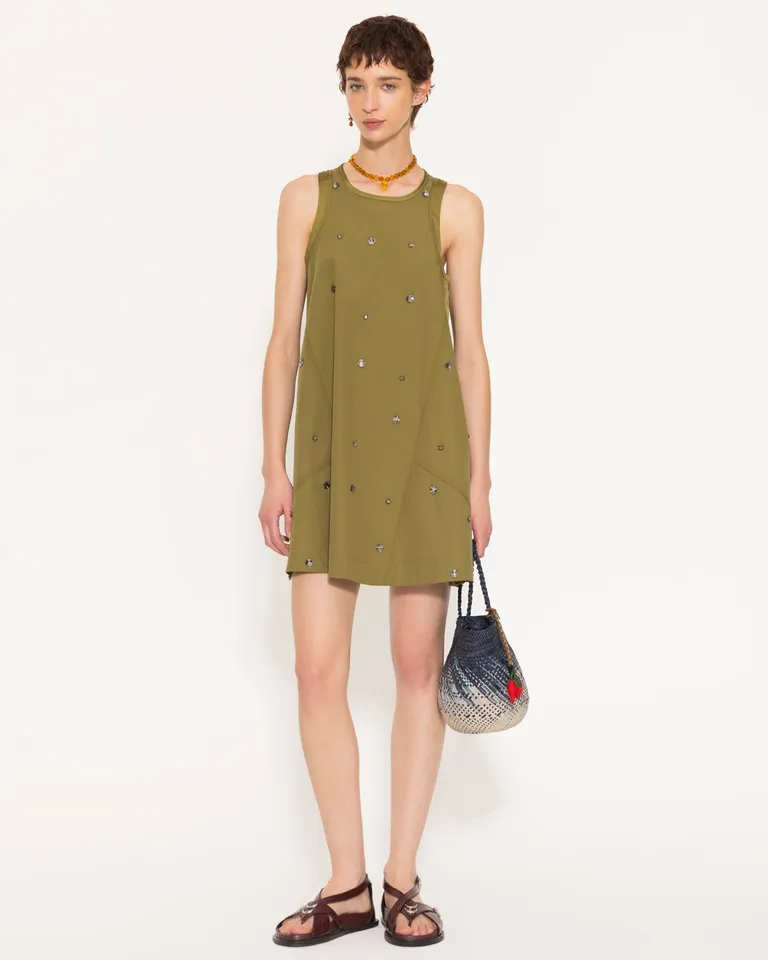 Vestido verde con piedras en detalles delantero y espalda de Jazmin Chebar en Vestidos para argentina