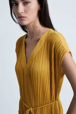 Vestido plisado cinturón de Mango en Vestidos para argentina