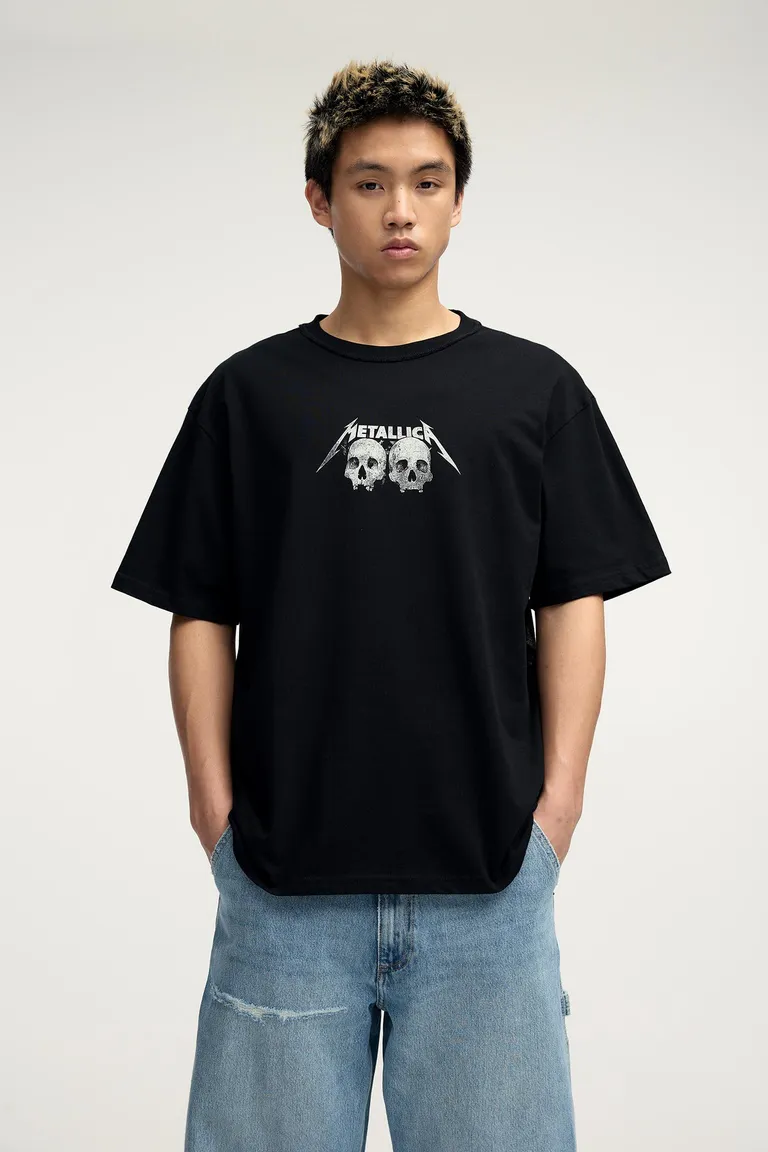 Camiseta metallica calaveras de Pull&Bear en Remeras y Polos para argentina