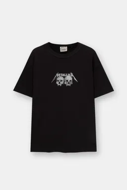 Camiseta metallica calaveras de Pull&Bear en Remeras y Polos para argentina
