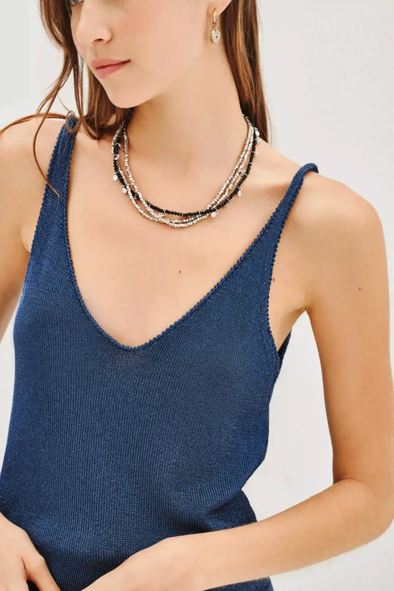 Musculosa de punto ajustada con escote en V y diseño sin mangas de Rapsodia en Tops para argentina