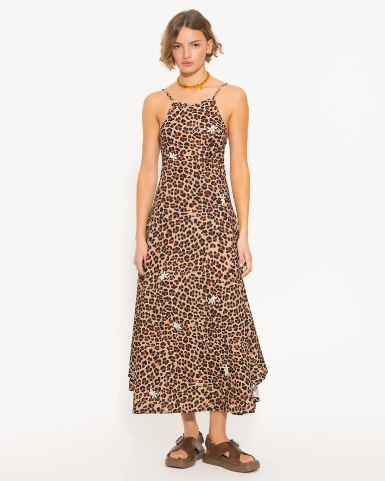 Vestido jungle con estampado floral y detalles en la espalda de Jazmin Chebar en Vestidos para argentina