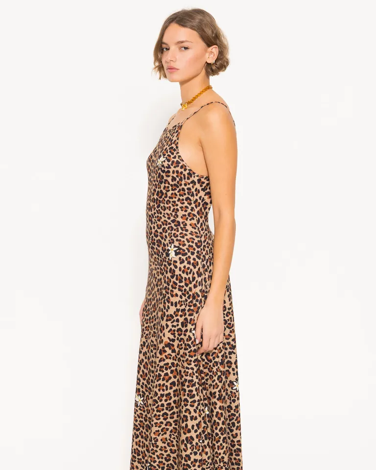 Vestido jungle con estampado floral y detalles en la espalda de Jazmin Chebar en Vestidos para argentina