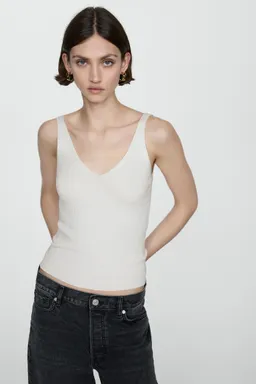 Top punto tirantes de Mango en Tops para argentina