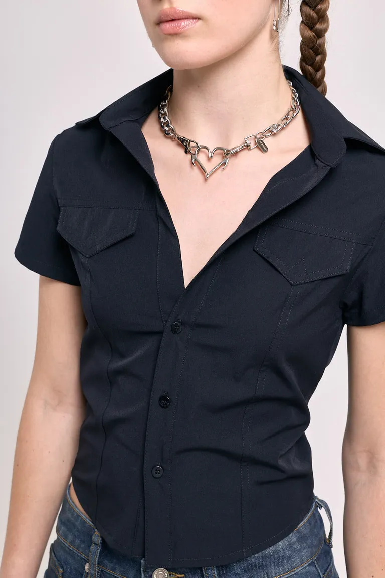 Camisa entallada de mangas cortas con cierre frontal y cuello clásico de 47 Street en Camisas para argentina