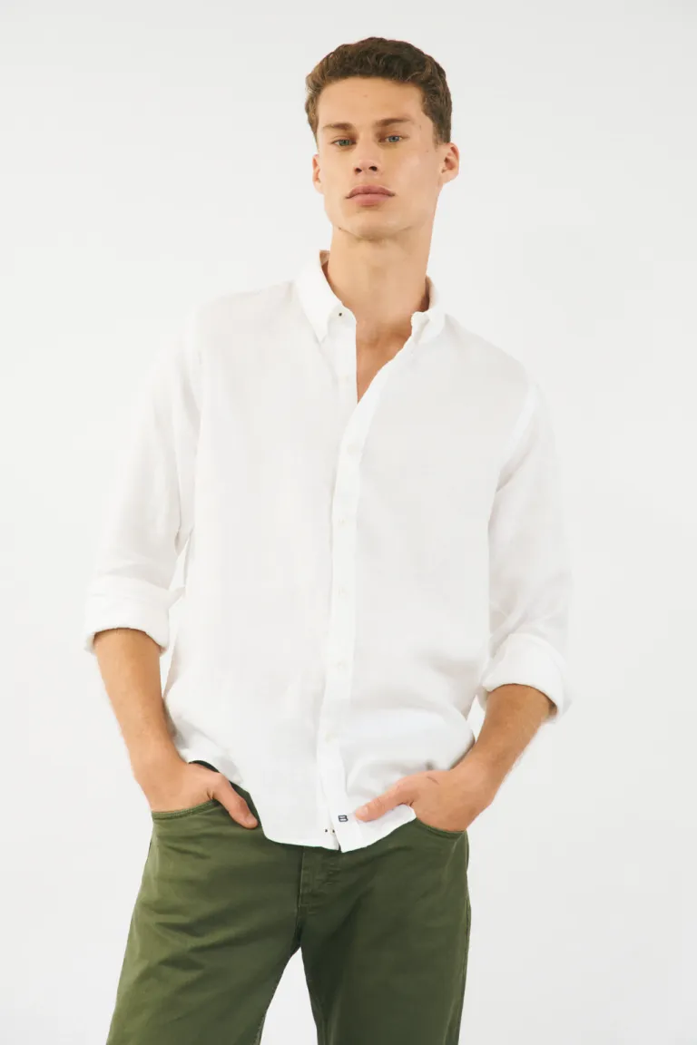 Camisa de lino de corte regular para hombres - Diseño elegante y versátil de Bensimon en Camisas para argentina