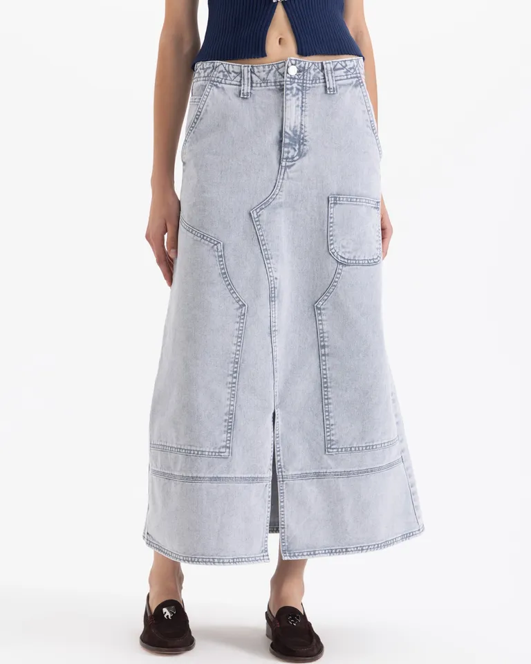 Pollera midi con bolsillos estilo carpintero y costuras reforzadas de Jazmin Chebar en Faldas para argentina