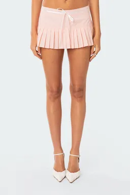 Mini falda pantalón karmen plisada de Edikted en Shorts para argentina