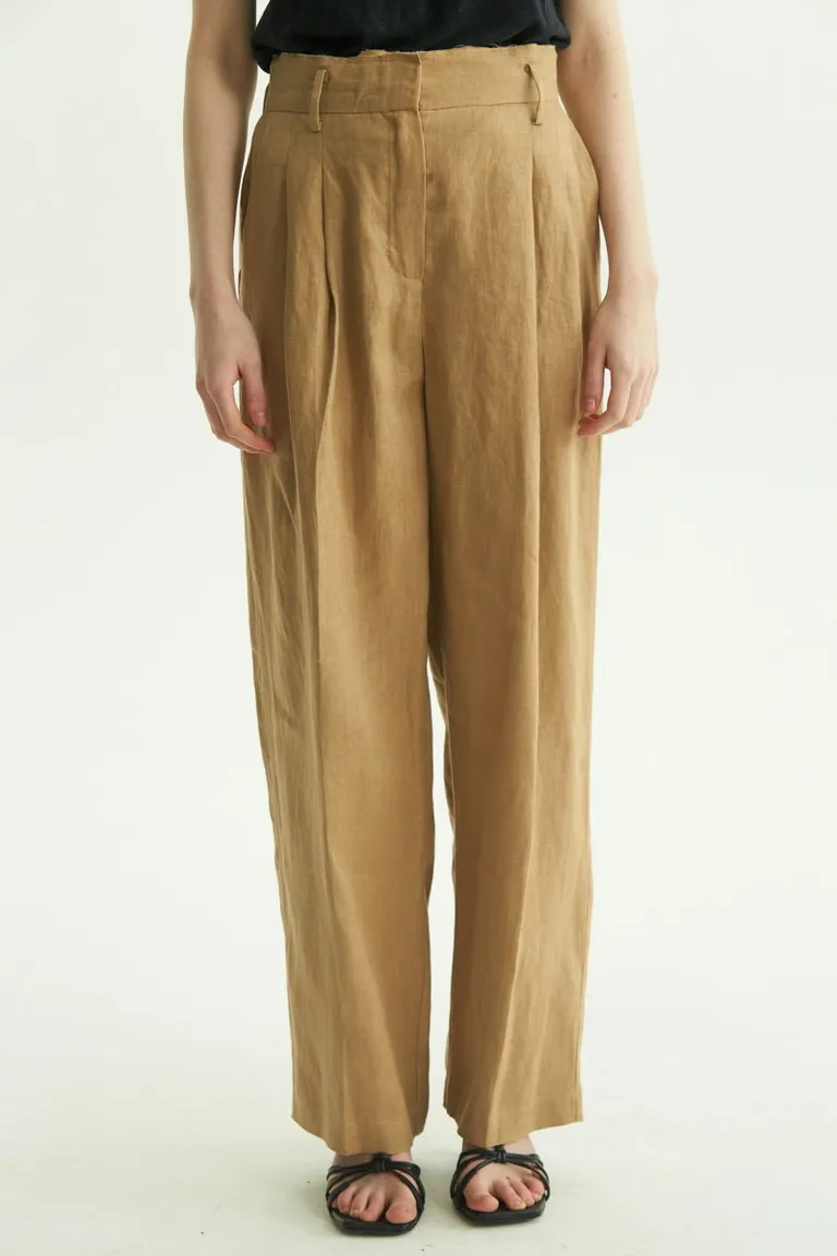 Pantalón de tiro alto y calce amplio en tela de lino premium de Las Pepas en Pantalones para argentina