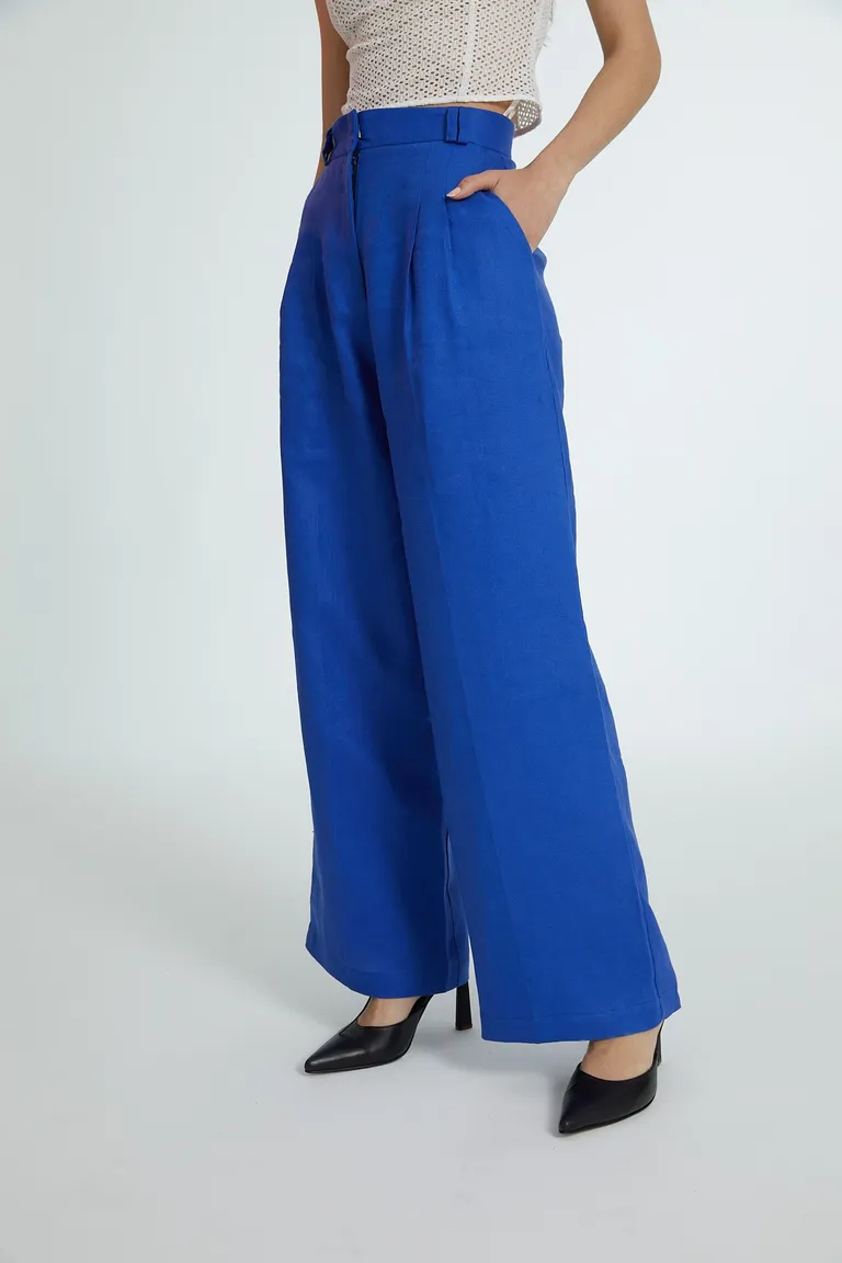 Pantalón ancho de corte recto en color azul intenso de Naíma en Pantalones para argentina