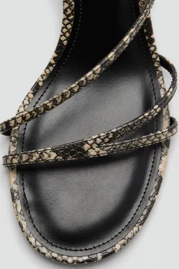 Sandalia tiras tacón de Mango en Sandalias para argentina