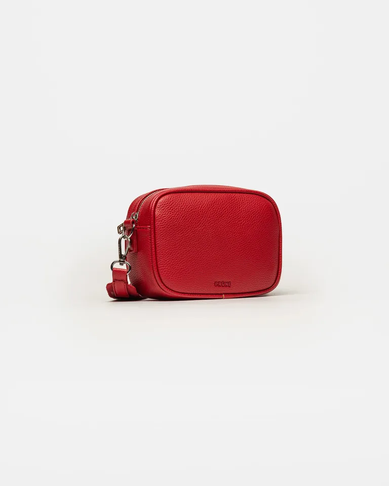 Mini bolsa roja de efecto cuero graneado para un estilo casual y elegante de Prüne en Bolsos y Carteras para argentina