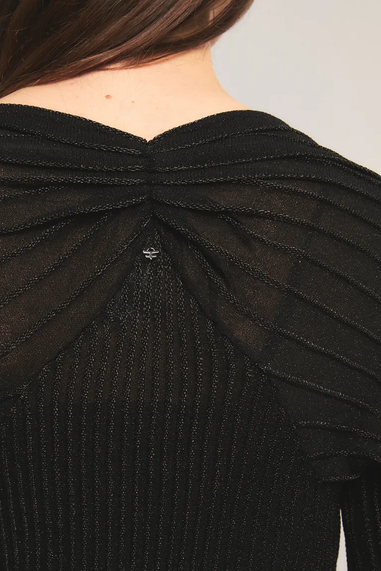 Top de punto ajustado con escote en V profundo y mangas estilo raglán de Kosiuko en Buzos y Sweaters para argentina