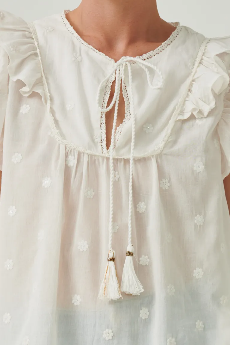 Blusa blanca con volados y lazo para mujer de Sweet en Blusas para argentina