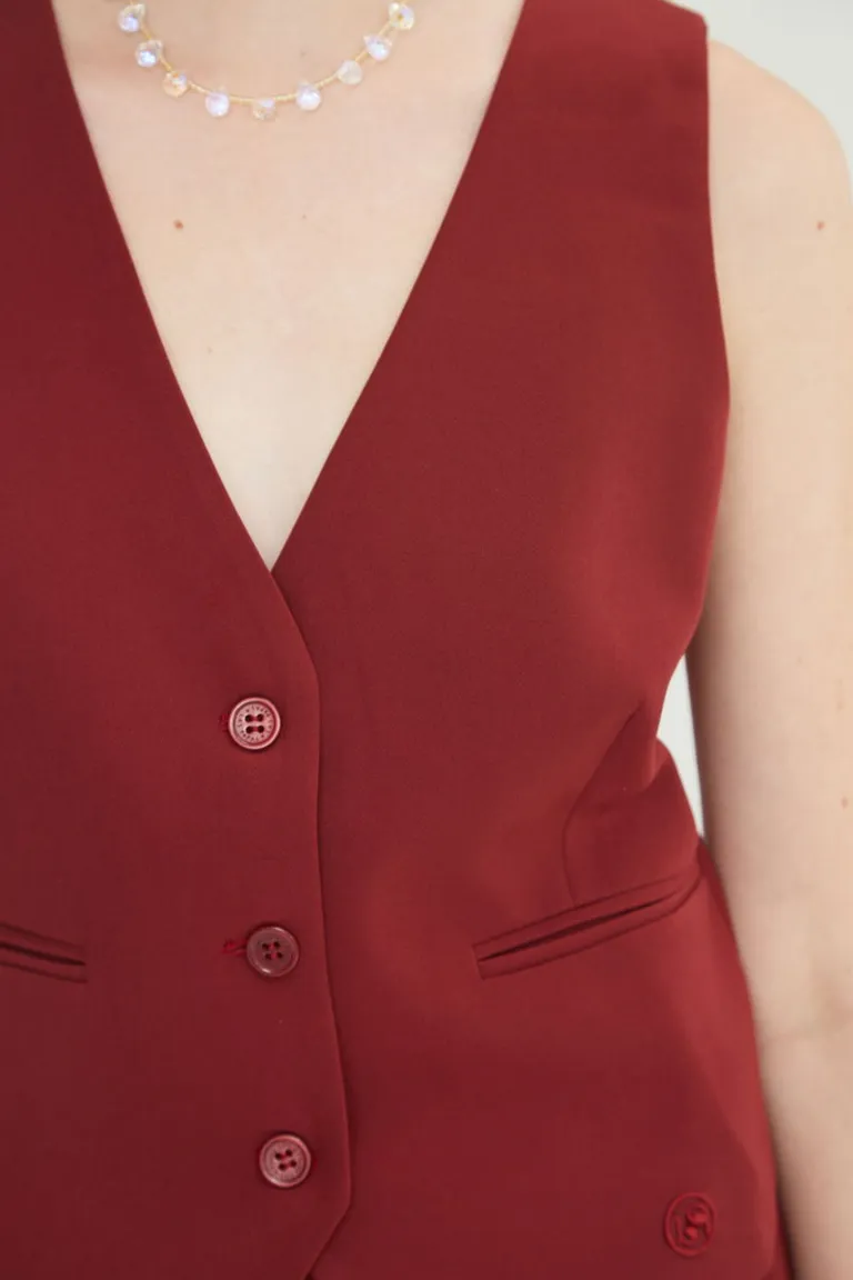 Chaleco sastrero con botones frontales y cuello en V, entallado con pinzas de Las Pepas en Chalecos para argentina