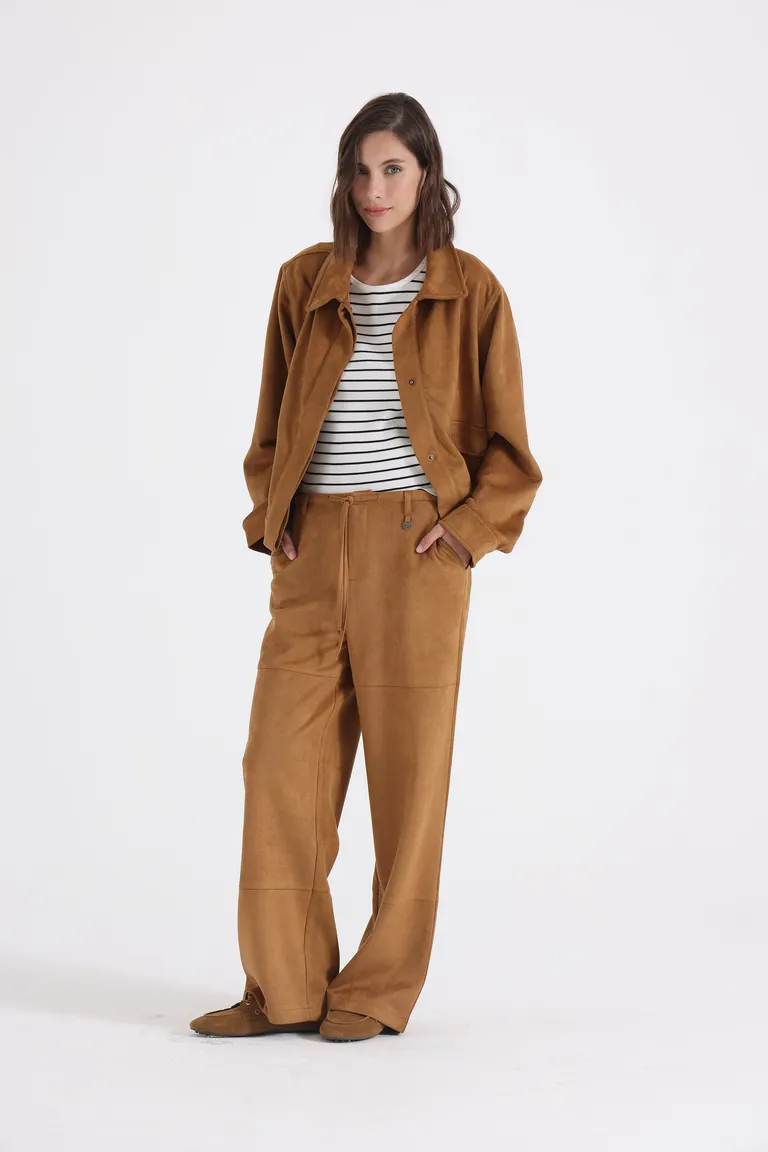 Chaqueta de mujer con cuello camisero y bolsillos frontales de calce regular de Yagmour en Chaquetas para argentina