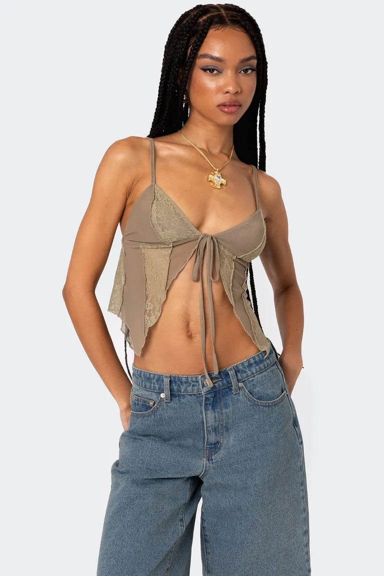 Top malla encaje patchwork de Edikted en Tops para argentina
