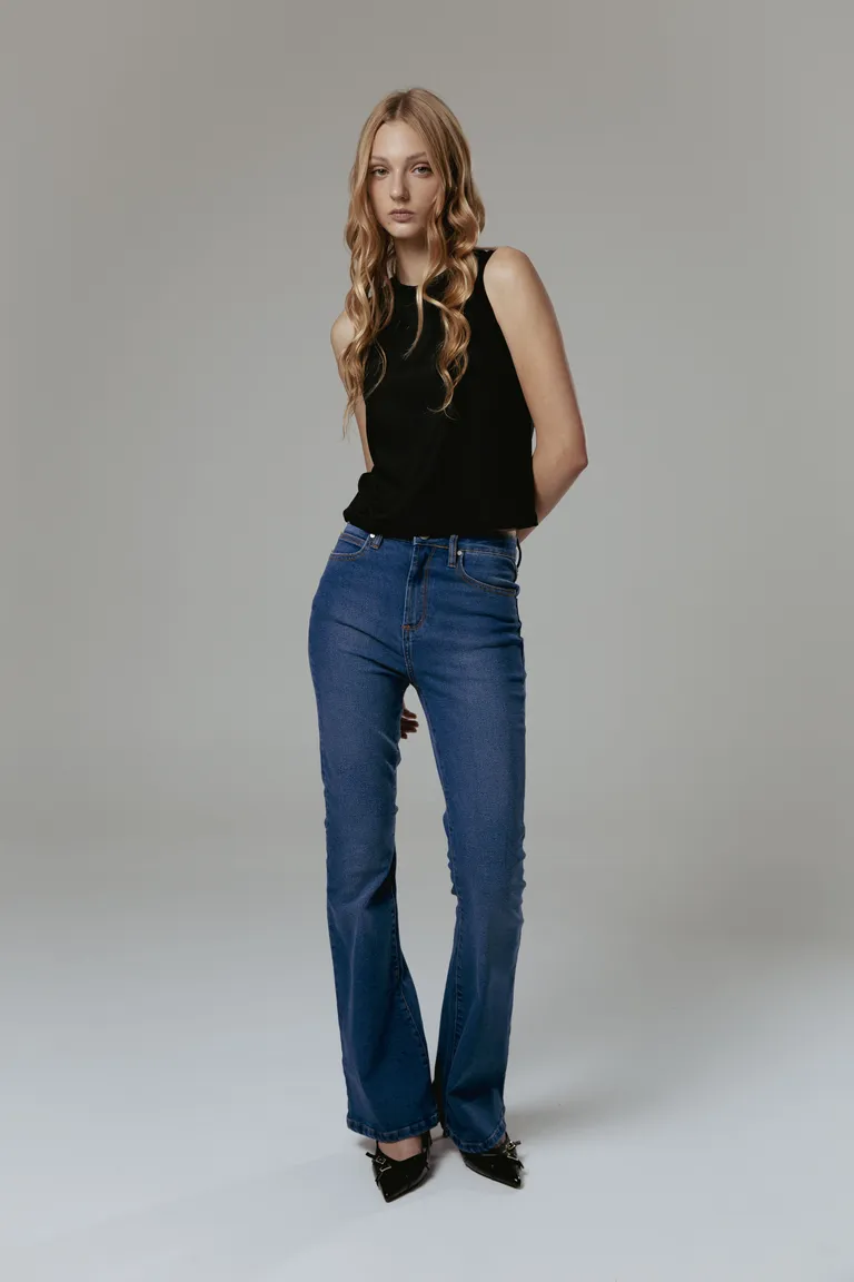 Pantalón de jean de corte ajustado con botamanga recta para mujer de Naíma en Pantalones para argentina