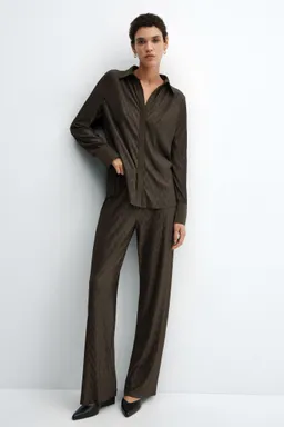 Pantalón wideleg textura plisada de Mango en Pantalones para argentina