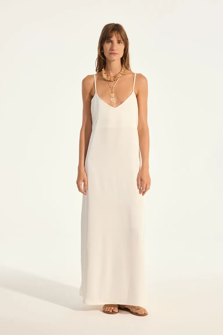 Vestido de satén de estilo lencero con escote en V profundo y aberturas laterales amplias de Portsaid en Vestidos para argentina