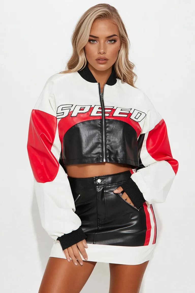 Conjunto falda cuero sintético de Fashion Nova en Faldas para argentina