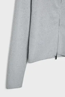 Cárdigan ajustado con cremallera de Stradivarius en Chaquetas para argentina