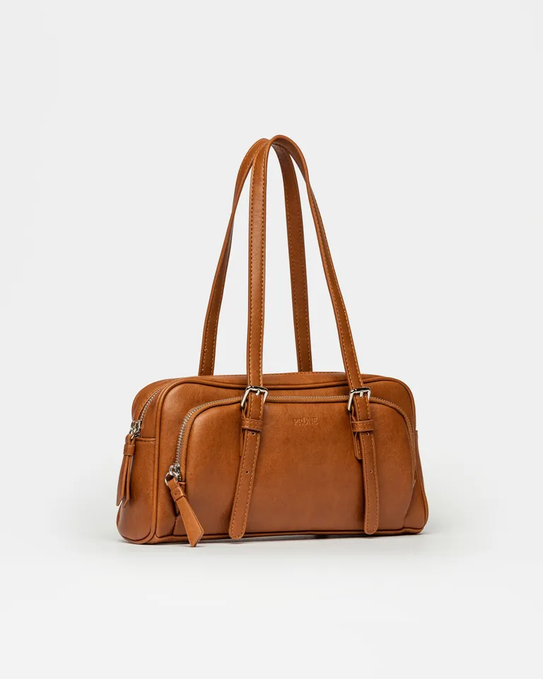 Cartera al hombro con diseño tipo bowling de efecto cuero liso de Prüne en Bolsos y Carteras para argentina