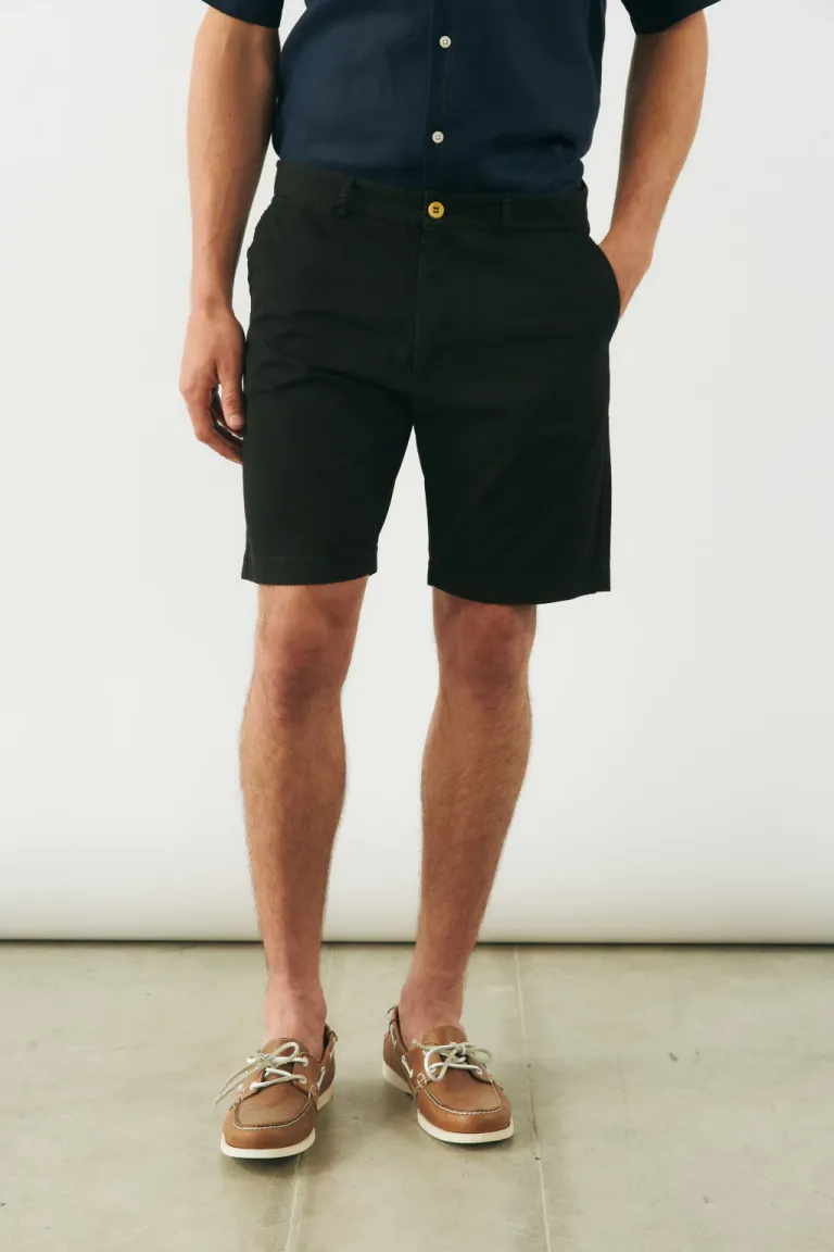 Bermuda negra de algodón con diseño clásico y cierre de botones de Bensimon en Bermudas y Shorts para argentina