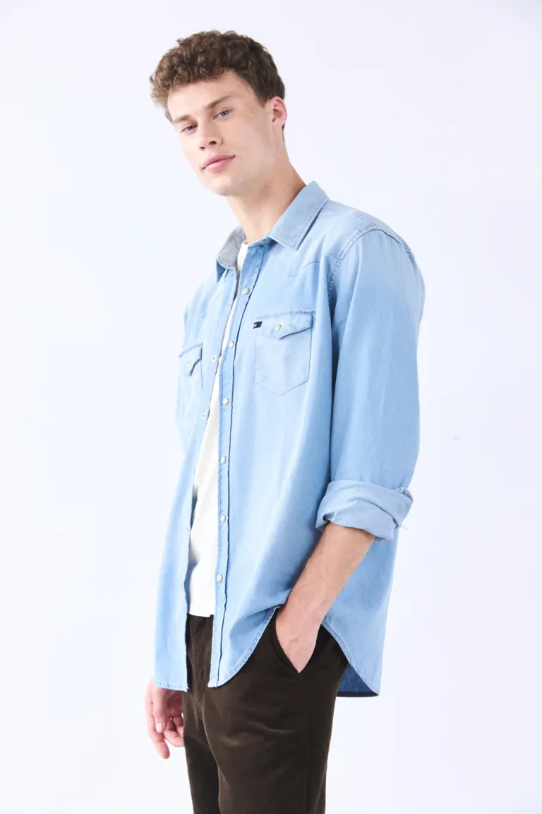 Camisa de denim de corte tipo vaquera con mangas largas y detalles en broche perla de Bensimon en Camisas para argentina