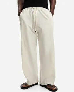 Pantalón súper baggy tejido de Bershka en Pantalones para argentina